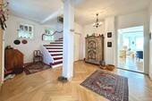 Heller und großzügiger Flur im EG - 5 Zimmer Mehrfamilienhaus, Wohnhaus in Ansbach