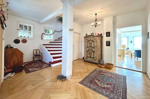 Heller und großzügiger Flur im EG - 5 Zimmer Mehrfamilienhaus, Wohnhaus in Ansbach