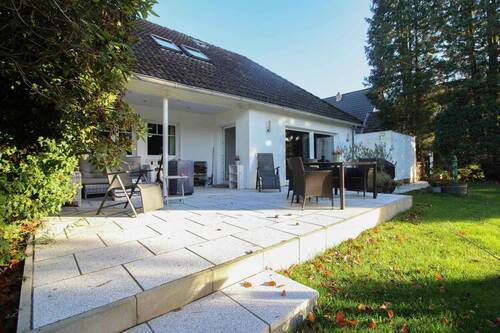 Hintere Hausansicht (4) - 4 Zimmer Einfamilienhaus in Ammersbek