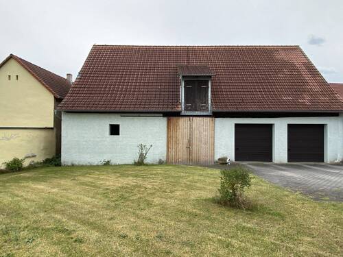 Scheune und Garagen - 