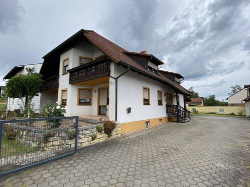 Außenansicht - Mehrfamilienhaus, Wohnhaus mit 250,00 m&sup2; in Frensdorf / Wingersdorf zum Kaufen