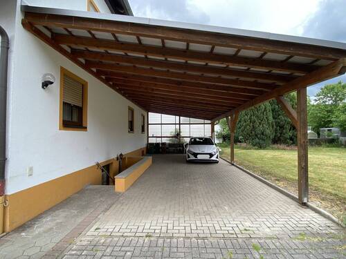 Carport - überdachte Freifläche - 