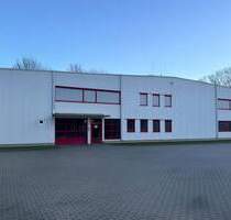Lagerhalle Produktionsfläche 2.700qm mit Büros und Freifläche 4.000qm - Frankenberg