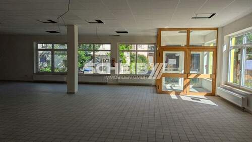 Eingang - Halle zum Kaufen in Blaufelden