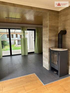 Vorderhaus_EG_Wohnzimmer_Terrasse - 