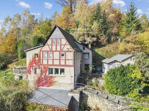 Außenansicht 3 - +Am Felsen des Elbsandsteingebirges - EFH inkl. Einliegerwohnung, Naturkulisse & wertvollen Extras!+