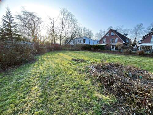 Großer hinterer Grundstücksbereich.jpg - 6 Zimmer Einfamilienhaus zum Kaufen in Hamburg