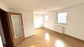 1.OG Wohnzimmer - 8 Zimmer Doppelhaushälfte zum Kaufen in Lauf