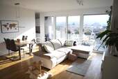 Heller Wohnbereich - Exklusive 4-Zimmer-ETW mit großem Balkon und TG . Bevorzugte Stadtlage für höchste Ansprüche . Vermietet