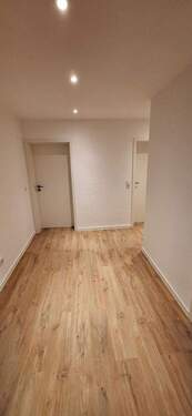 Flur Blick zu Zi 1 und 2 - Büro in Bad Soden