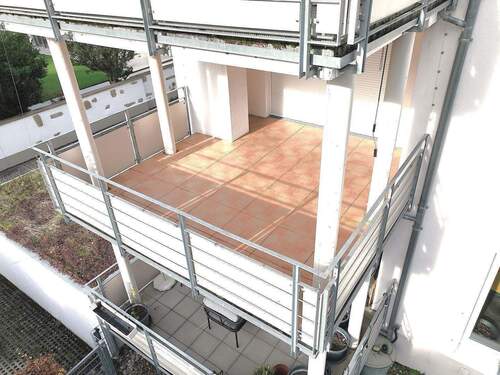 Balkon Ansicht Südseite DJI_0100 - 4 Zimmer Etagenwohnung zum Kaufen in Heilbronn