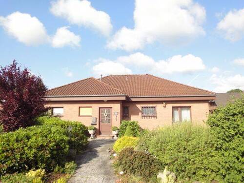 Ansicht - Wohnen auf einer Ebene-Bungalow mit Garage in Zetel