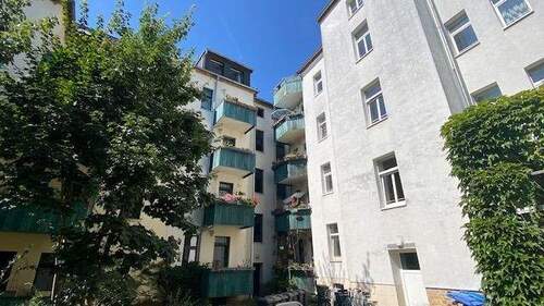 Hofansicht-Balkone - Etagenwohnung mit 181,10 m² in Leipzig zum Kaufen
