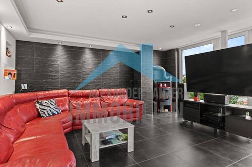 Erdgeschoss - Mehrfamilienhaus, Wohnhaus mit 221,00 m² in Vellmar zum Kaufen