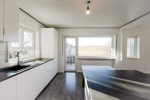 Blick Richtung Balkon - Komplett renovierte 4-Zimmer-ETW in ruhiger, naturnaher Lage von Gersbach