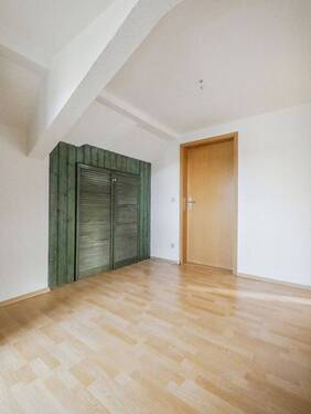 Flur b (DG-Wohnung) - 