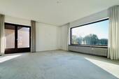großes Wohn- und Esszimmer - 