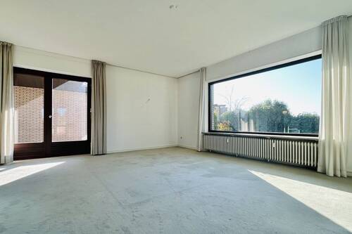 großes Wohn- und Esszimmer - 