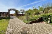 Zufahrt zur Garage - 