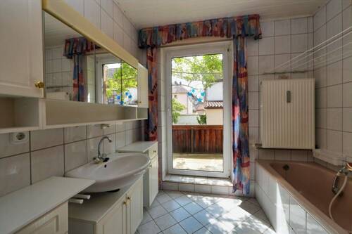 Badezimmer WHG rechts - 