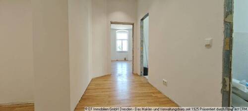 Flur (3) - Etagenwohnung mit 71,30 m&sup2; in Dresden zur Miete