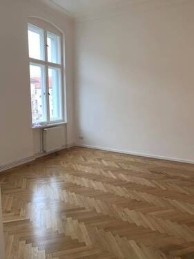 4 - Etagenwohnung mit 176,00 m² in Berlin zur Miete