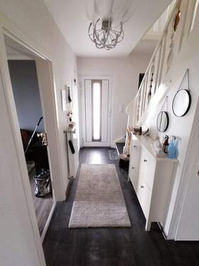 Flur - 5 Zimmer Einfamilienhaus zum Kaufen in Pirmasens