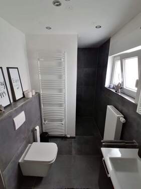 Badezimmer EG - 5 Zimmer Einfamilienhaus in Pirmasens