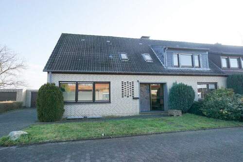 ... in ruhiger Lage - 6 Zimmer Mehrfamilienhaus, Wohnhaus zum Kaufen in Bedburg-Hau