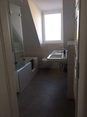 Badezimmer - Etagenwohnung mit 100,90 m&sup2; in Erlangen zur Miete
