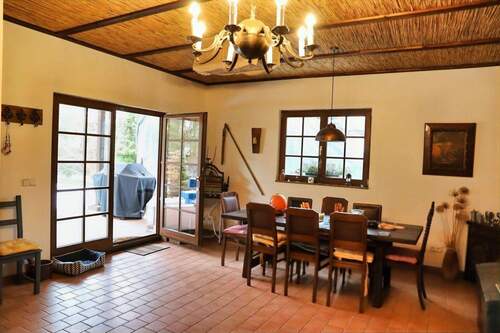 offener Raum und Zugang zur Terrasse - 