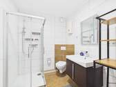 Badezimmer mit Dusche - 2 Zimmer Etagenwohnung zur Miete in Hamm