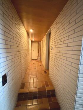 Flur im Anbau des Kellers - 