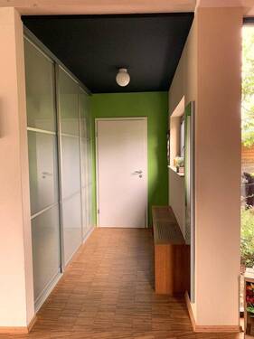 Flur zum Gäste WC u Garderobe - 
