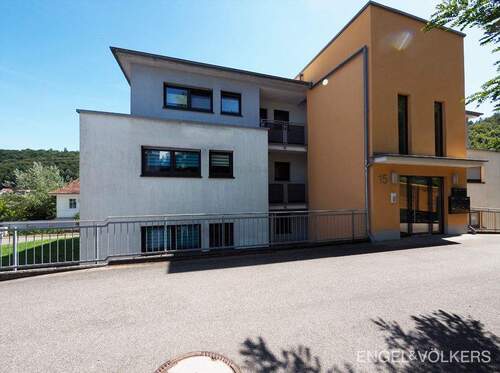 Bild 1 - Lichtdurchflutete Mietwohnung mit großem Balkon in Saarbrücken-Scheidt!
