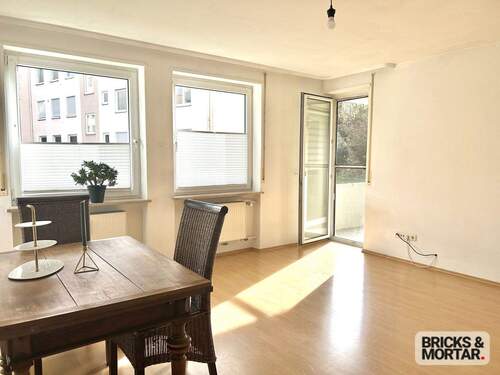 Wohnzimmer - 3 Zimmer Etagenwohnung zum Kaufen in Neusäß / Steppach