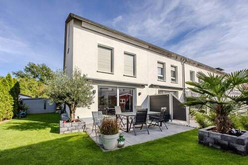 Herzlich willkommen! - Neuwertiges REH mit gehobener Ausstattung, top Energieeffizienz, Garten, Garage u. v. m.