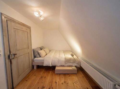 Schlafzimmer 1/Bed room 1 - 
