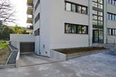 Tiefgaragenzufahrt - 