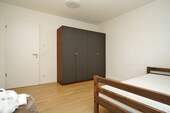 Zimmer 2 - 
