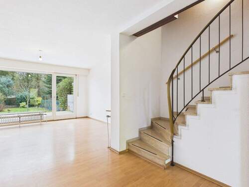 Treppenaufgang zum 1. Obergeschoss - 