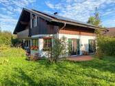 Außenansicht-Titel - Landhaus-Idylle pur: Ihr neues Familienglück nur 500 Meter vom Weßlinger See