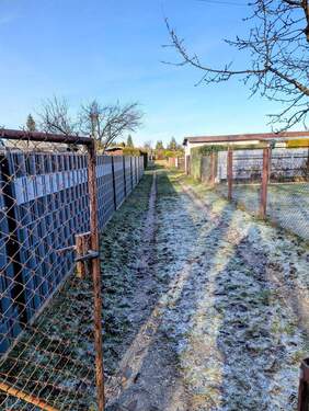 Eingang zur Anlage - Bungalow mit 24,00 m² in Kleinleipisch zum Kaufen