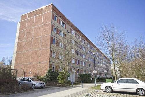 Straßenansicht - 2 Zimmer Etagenwohnung zur Miete in Halle (Saale)