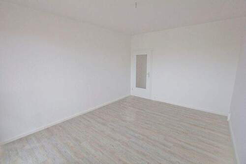 Wohnzimmer - 2 Zimmer Etagenwohnung in Halle (Saale)