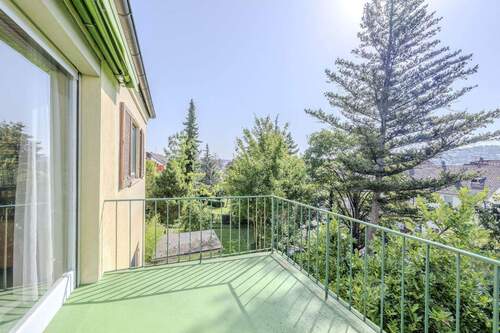 Balkon Obergeschoss - 8 Zimmer Mehrfamilienhaus, Wohnhaus zum Kaufen in Stuttgart / Feuerbach