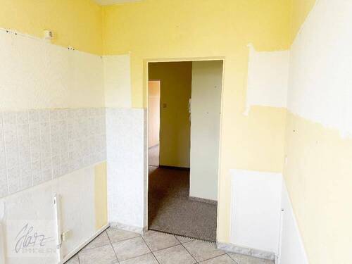 Küche mit Blick Richtung Flurbereich - 