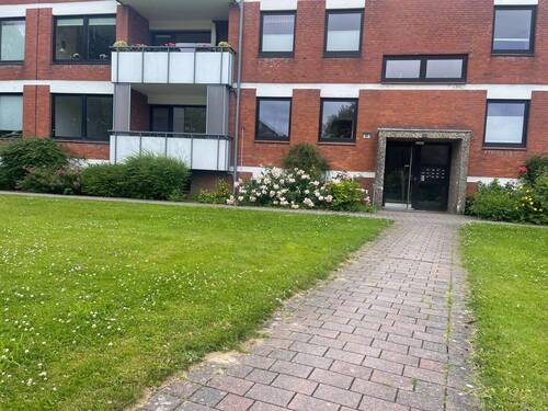Vorderansicht mit Loggia - 