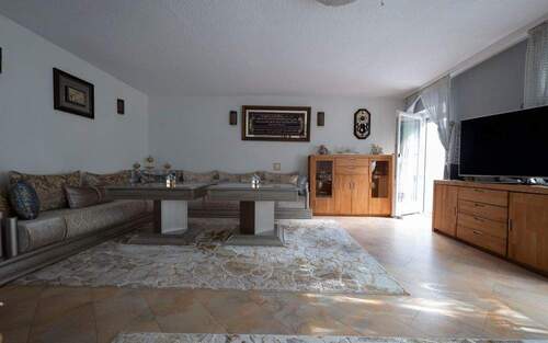 220_Wohnzimmer.jpg - 6 Zimmer Reihenendhaus in Neu-Isenburg