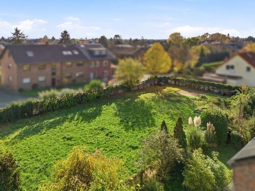 Alexander Immobilien - Zwei Traumgrundstücke in Toplage von Nievenheim - Wo Ihr Zuhause beginnt!